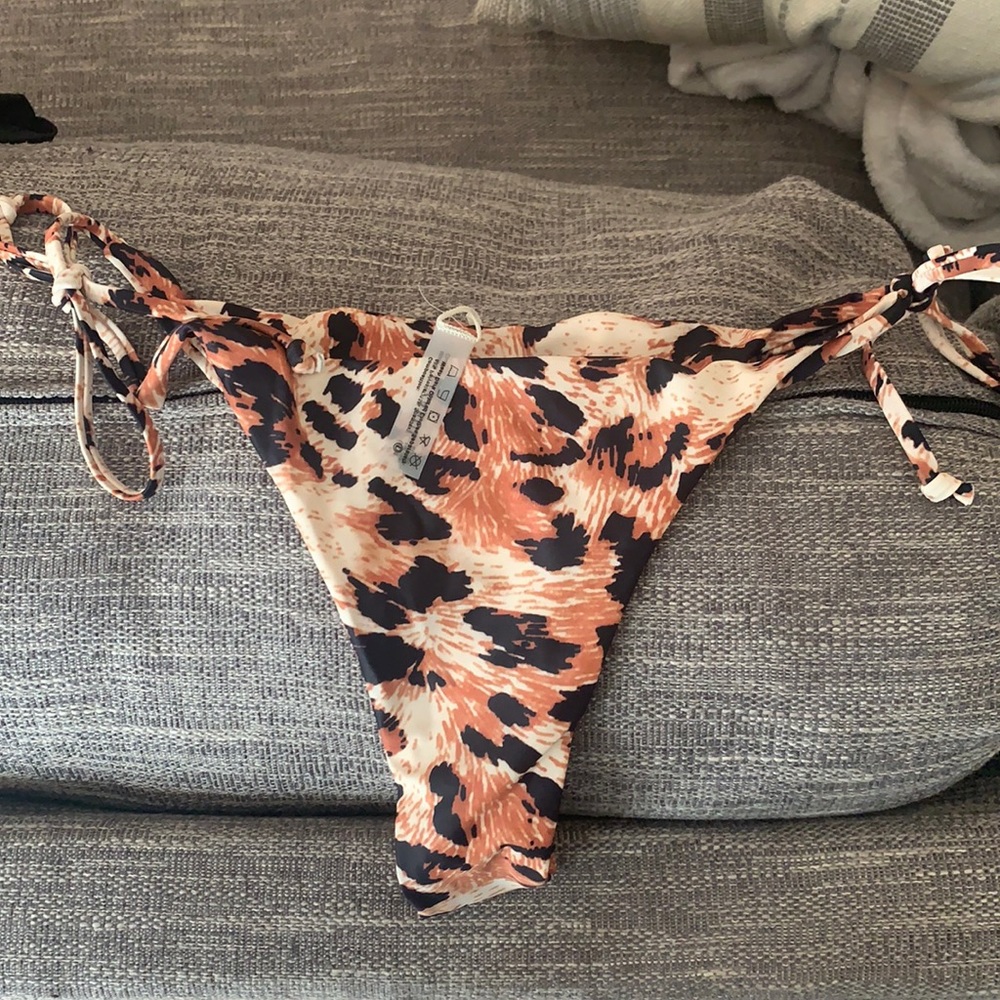 Leopard bikini - Picture 2 of 3